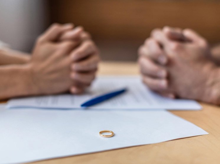 Demanda de nulidad matrimonial ante el tribunal eclesiástico en España Nulidad matrimonial por defecto de forma canónica en España